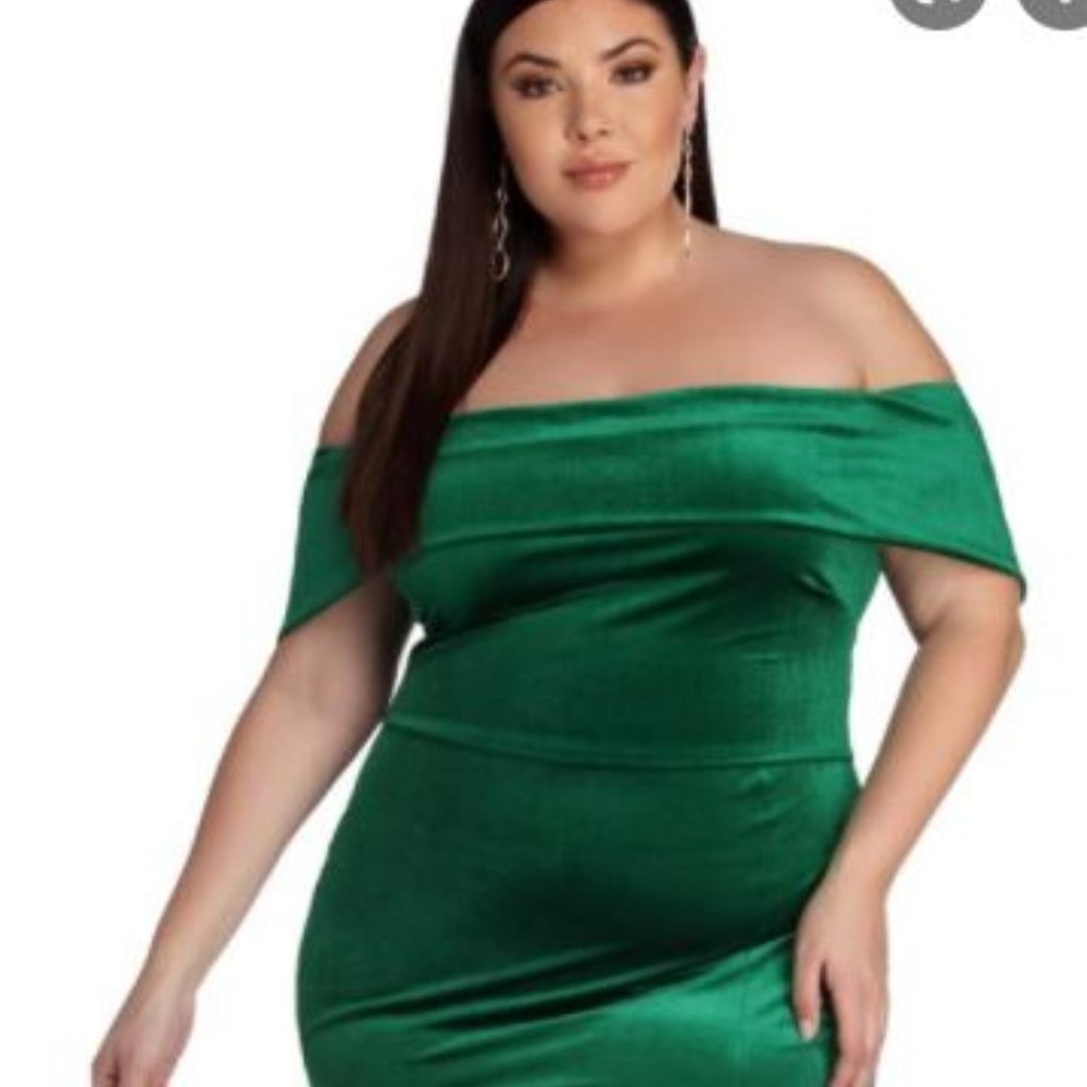 Plus size off-the-shoulder SEMI Formal Maxi Dress